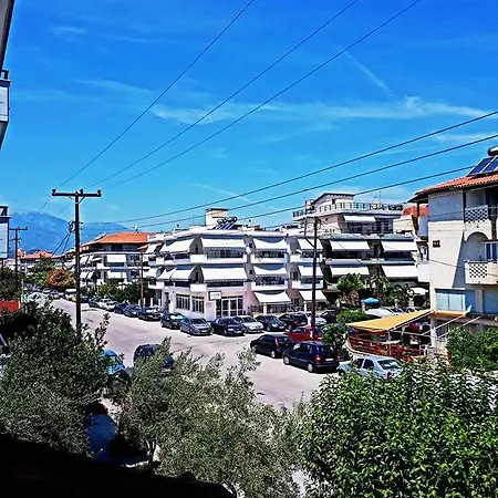 Filoxenia * Néoi Póroi