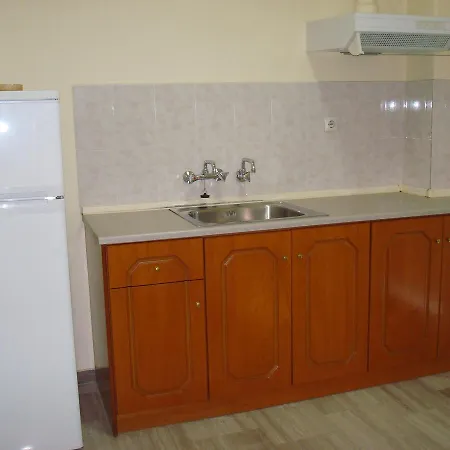 Filoxenia Aparthotel Neoi Poroi